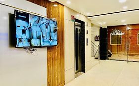 Hotel Apple Inn & Suites, New Delhi